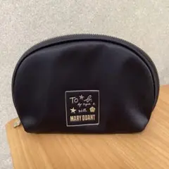 To b. by agnes b. x MARY QUANT コラボ　ポーチのサムネイル