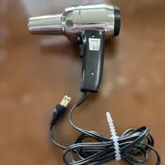 【美品】日理（NICHIRI）プロ用 電子ドライヤー 700W 動作確認済みF 美品】日理（NICHIRI）プロ用 電子ドライヤー 700W 動作確認済み