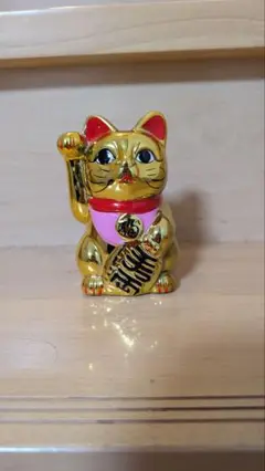 金色の招き猫 置物