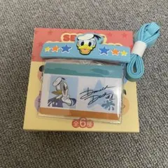 ディズニーストア　ドナルド　シークレットカードホルダー