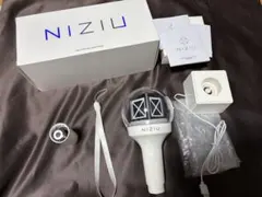 NiziU オフィシャルライトスティック　ペンライト　ライト　ニジユー 公式