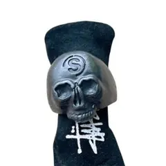 STUSSY スカルデザインリング Sロゴ入りのサムネイル