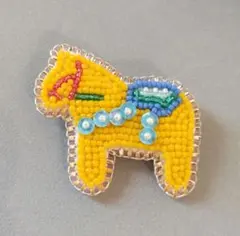 ビーズ刺繍ブローチ　ダーラナホース　馬