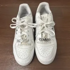 スニーカーadidas