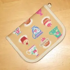 編*味様 ハンドメイド★二つ折り財布★スイーツ柄（ベージュ）