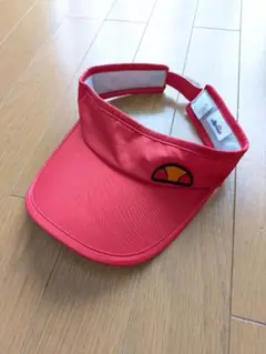 ellesseサンバイザー赤　54∼56cm