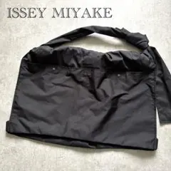 【ソイミルク様】ISSEY MIYAKE ショルダーバッグ メッセンジャーのサムネイル