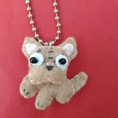 ハンドメイド　フェルトマスコット フレンチブルドッグ　フォーンベージュ