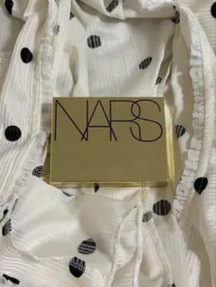 NARS ライトリフレクティングセッティングパウダー プレストのサムネイル