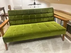 グリーンのソファ