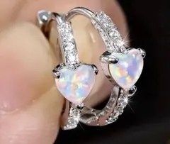ハート型オパール石のフープピアス