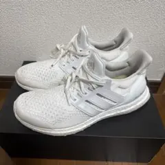 adidas UltraBOOST ホワイト スニーカーのサムネイル
