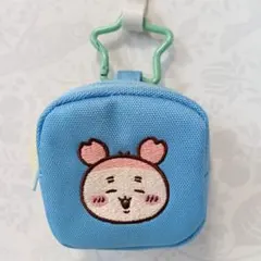 【新品・未使用品】ちいかわ カラビナつき刺繍スクエアミニポーチ 古本屋