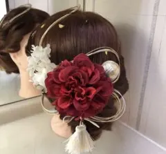 成人式　髪飾り　赤と白