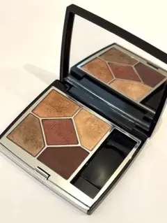 Dior サンク クルール クチュール 689 アイシャドウ