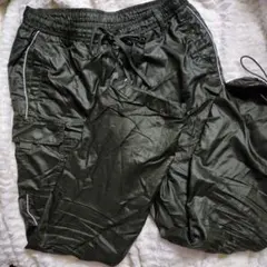 ユニクロオリーブグリーン 暖パンツ廃盤品即購入◎L