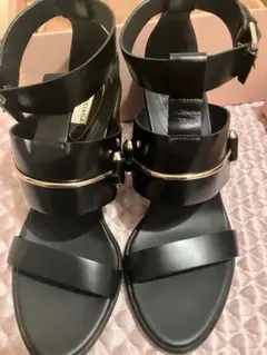 お値下げ、Balenciaga ブラック レザー サンダルのサムネイル