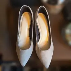 guベージュ スエード ポインテッドトゥ パンプス