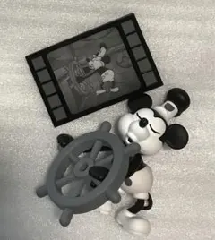 【新品未開封】世界3000個限定　蒸気船ウィリー　ミッキー　フィギュア DISNEY (ディズニー) フィギュア Last賞蒸気船ウィリー特大