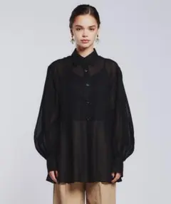 極美品✨24SS SOV. パフスリーブオーガンジーシャツ　黒　ブラックのサムネイル