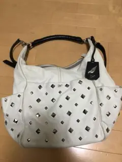 DVF 本革スタッズバッグ　アイボリーのサムネイル