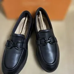 Clarks collection クラークス　ザイラトップ　黒革厚底ローファーのサムネイル