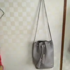relume フリンジ付きバケツ型ショルダーバッグ グレー
