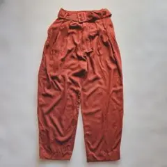 【ケービーエフ】タックパンツ ベルト付 カジュアル F てろてろ 赤茶色 秋春