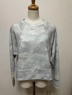 Nike カモフラージュ トレーナー