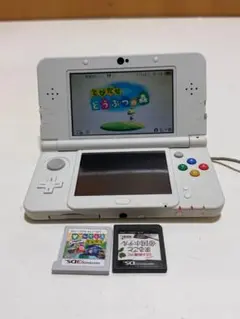 New Nintendo 3DS ホワイト ゲームカード2枚付き