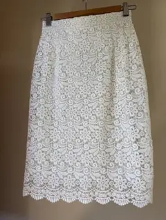 ユニクロ　UNIQLO ホワイト レース タイトスカート ひざ丈