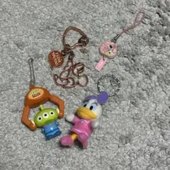 ディズニーキャラクターキーホルダー4個セット