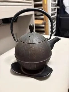 新品　鉄瓶　鉄急須　松唐草　二段重　洗朱塗　急須　レトロ 新品 鉄瓶 鉄急須 松唐草 二段重 洗朱塗 急須 レトロ - メルカリ