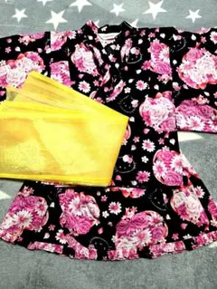 HELLO KITTY 浴衣ドレス 110cm 黒地ピンク 帯リボン付【美品】のサムネイル