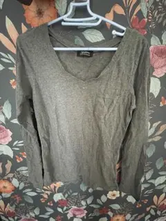 AZUL Vネック　BASICTシャツ　Dグレー　ロンT