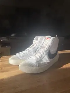 1977年復刻モデル/ NIKE ブレーザー MID 77 ビンテージ