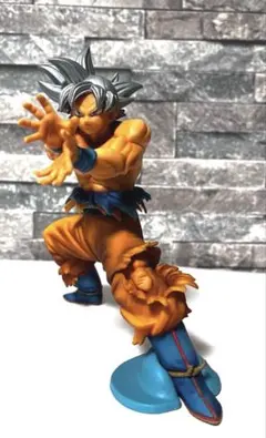ドラゴンボール超　フィギュア⭐︎孫悟空⭐︎身勝手の極意　シルバー