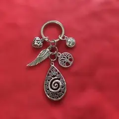 【新品】シルバーチャーム付きキーホルダー コンパクトサイズ