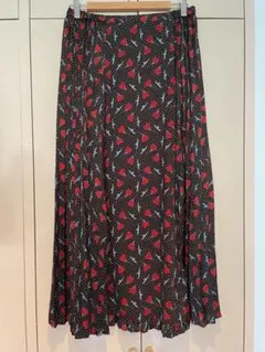 GU×UNDERCOVERコラボ　アンダーカバー　ジーユー　スカート　バラ柄