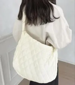 キルティング ショルダーバッグ ホワイトのサムネイル