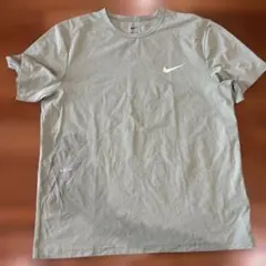 Nike DRI-FIT グリーンTシャツ
