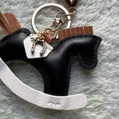 ロッキングホース型キーホルダー　チャーム　プレゼント