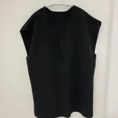 黒 Vネック ニットベスト