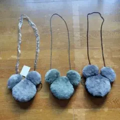未使用ディズニーミッキー子供用ポシェットふわふわグレー三つ子コーデ