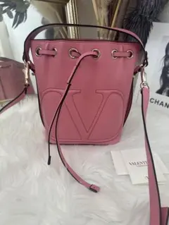 VALENTINOヴァレンティノ ガラヴァーニ Vロゴ レザー 2wayバッグのサムネイル