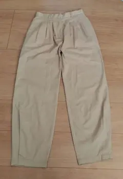 ビームスハート レディース Sサイズ ベージュ プリーツ入り チノパン