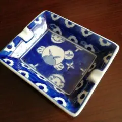 染付ウサギ柄アッシュトレイ　13.2cm