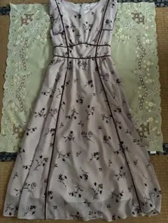 Noela ノエラ　花柄シフォンフレアワンピース