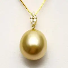 南洋白蝶ペンダント　15×13mm　ナチュラルゴールド　K18/D0.11ct