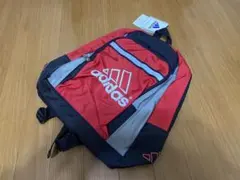 adidas 迷彩ポケット付きリュック レッド - メルカリ
